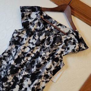 Banana Republic Black and White Abstract Blouse Size M